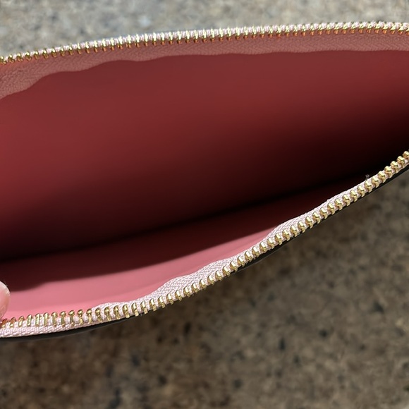 Michael Kors wristlet Large - Picture 7 of 7